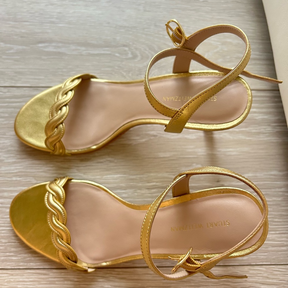 Brand new Stuart Weitzman Twistie Goat Leather Stiletto Sandals in Gold 7.5 - Picture 2 of 3